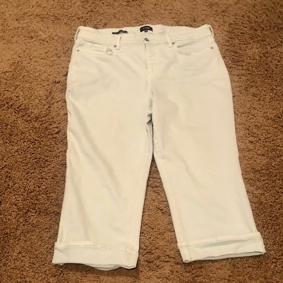 Marilyn Straight Crop Jeans
With Cuffs - Picture 5 of 7